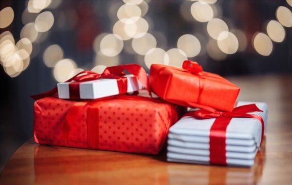 Easily Send Christmas Gifts to USA Online: Free Shipping